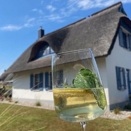 Reetdachhaus Seasons Mit Kamin & Sauna Groß Schwansee Eksteriør bilde