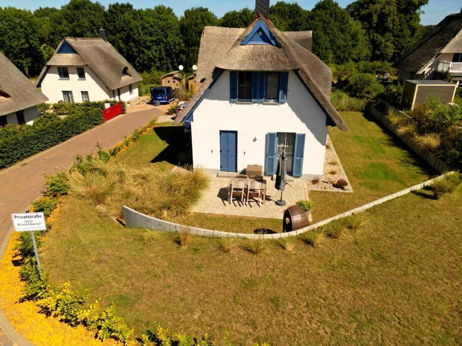 Reetdachhaus Seasons Mit Kamin & Sauna Groß Schwansee Eksteriør bilde