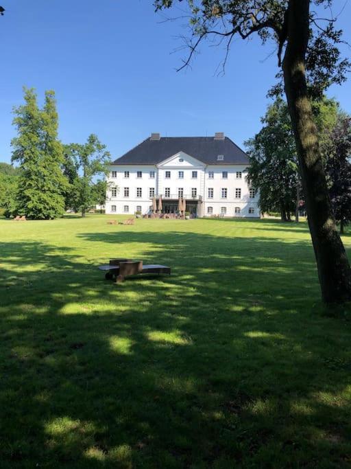 Reetdachhaus Seasons Mit Kamin & Sauna Groß Schwansee Eksteriør bilde